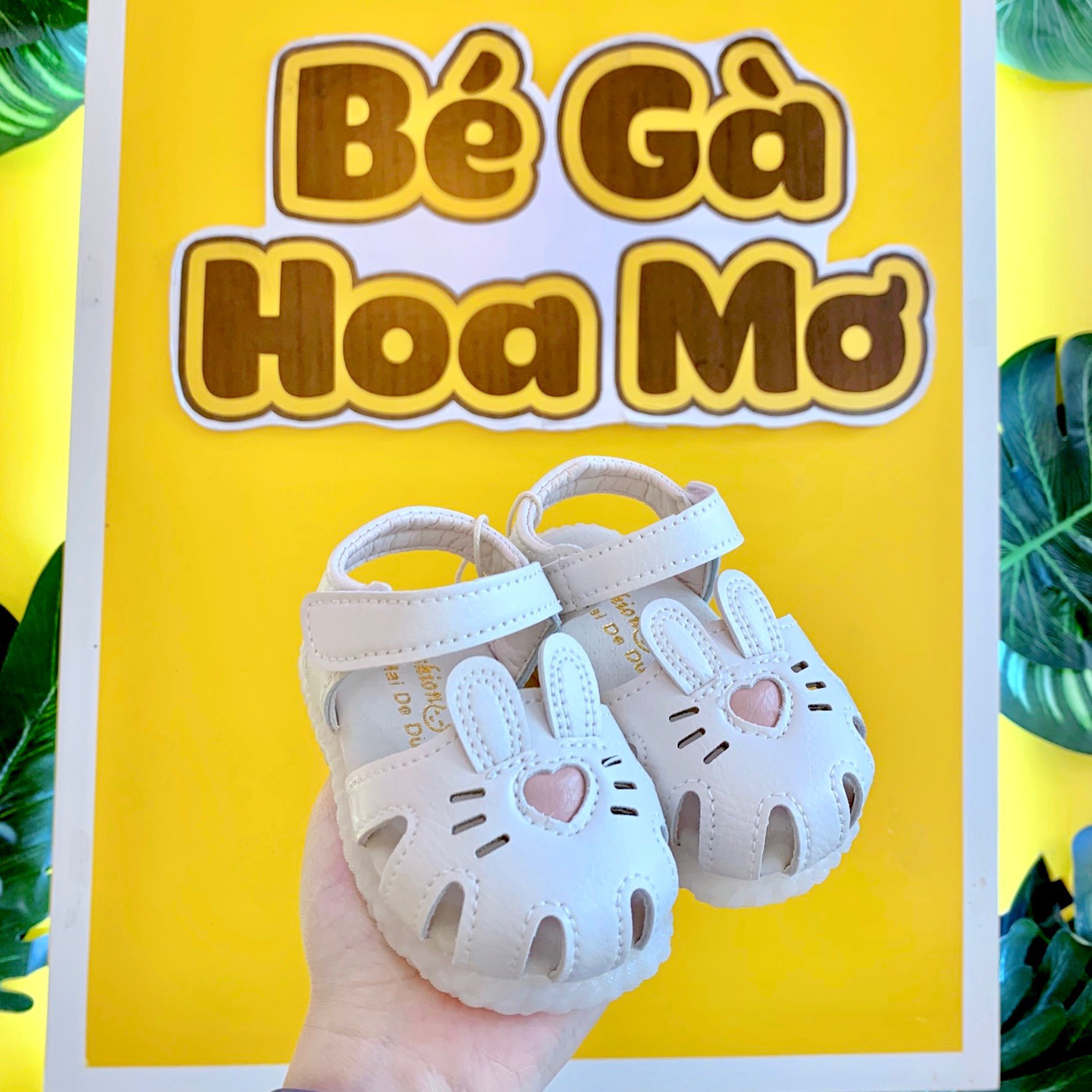 Sandal thỏ trắng