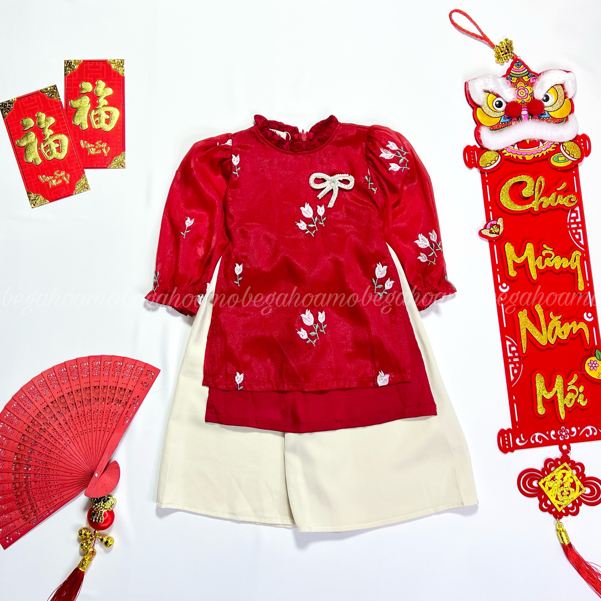 Set áo dài đỏ thêu hoa nơ trai kèm quần lụa