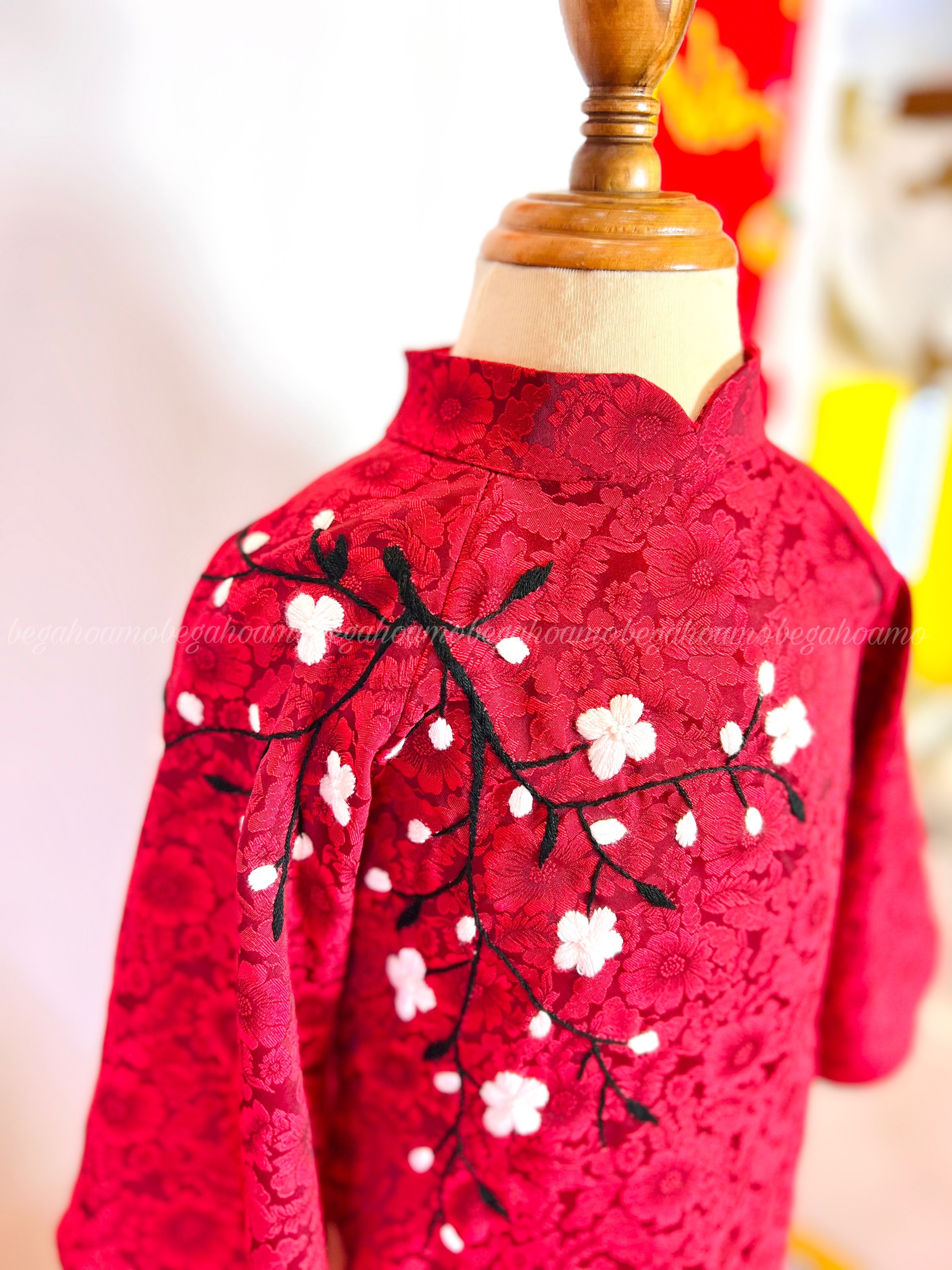 Set AD đỏ hoa đào trắng kèm xước ngọc