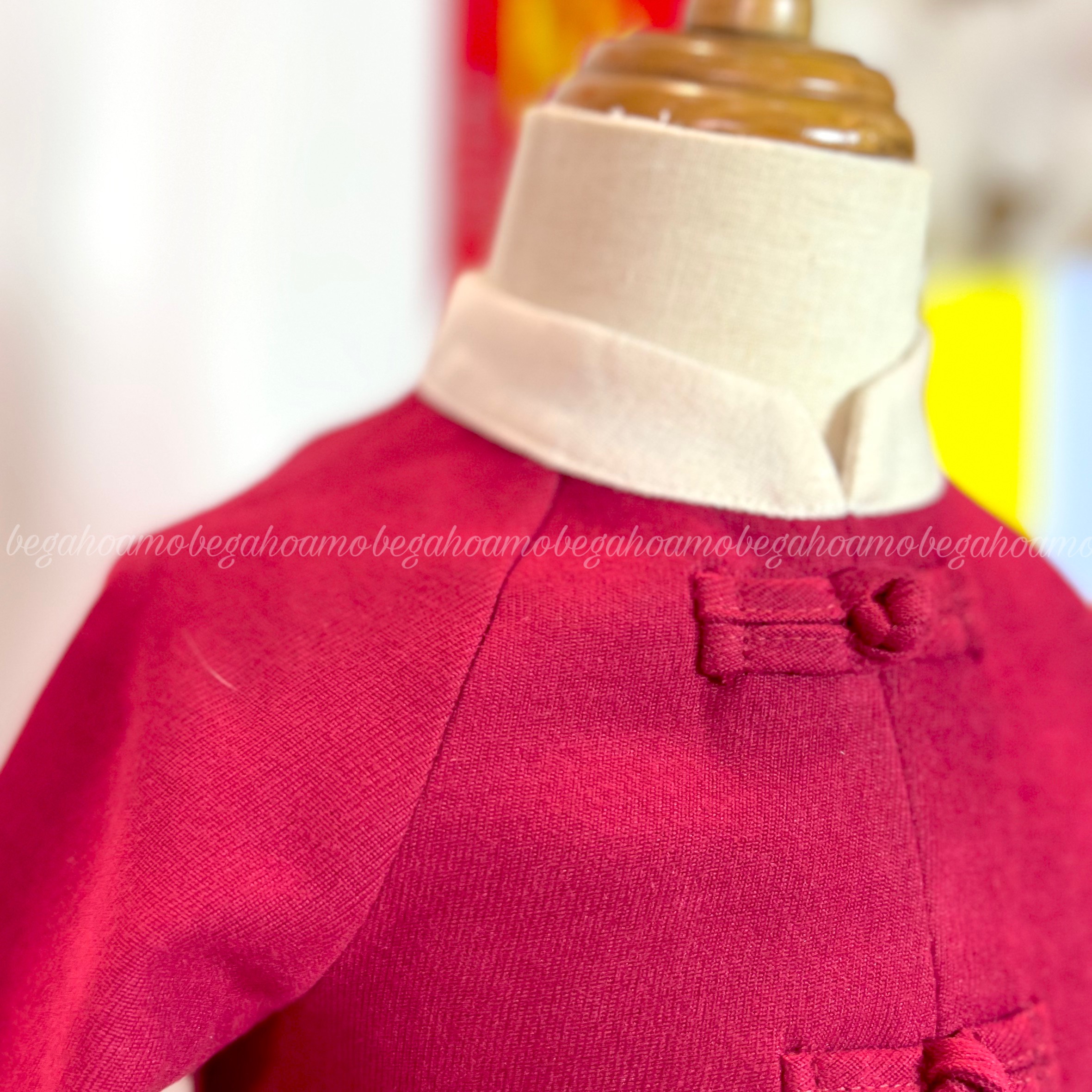 Bộ áo dài nhung cúc tàu thêu hình ngực (vàng)