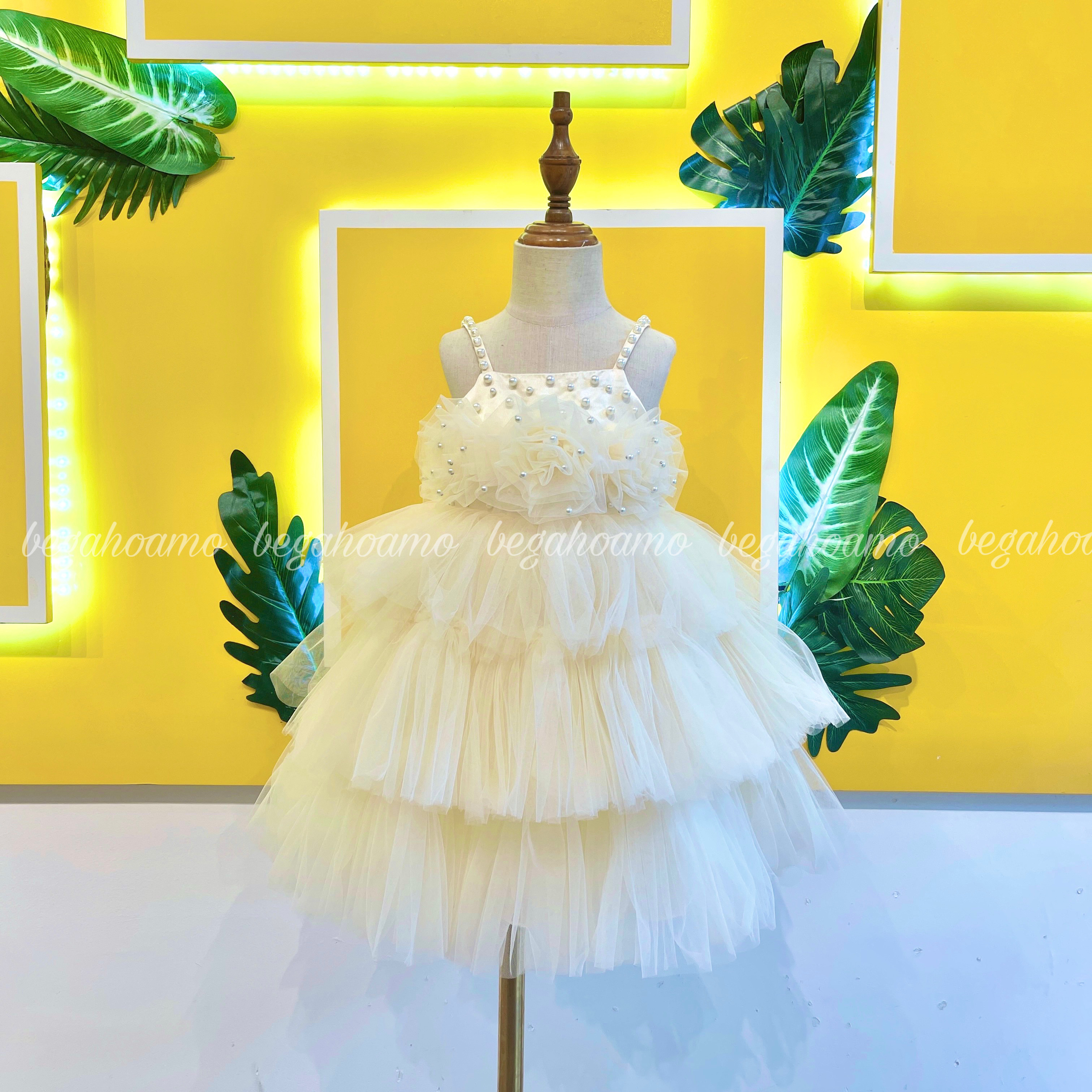 Váy công chúa be 2 dây ngọc trai