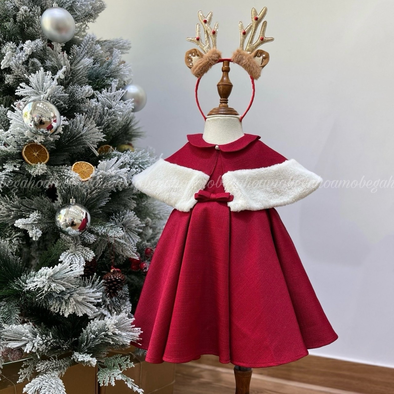 Set váy TK đỏ kèm áo choàng lông