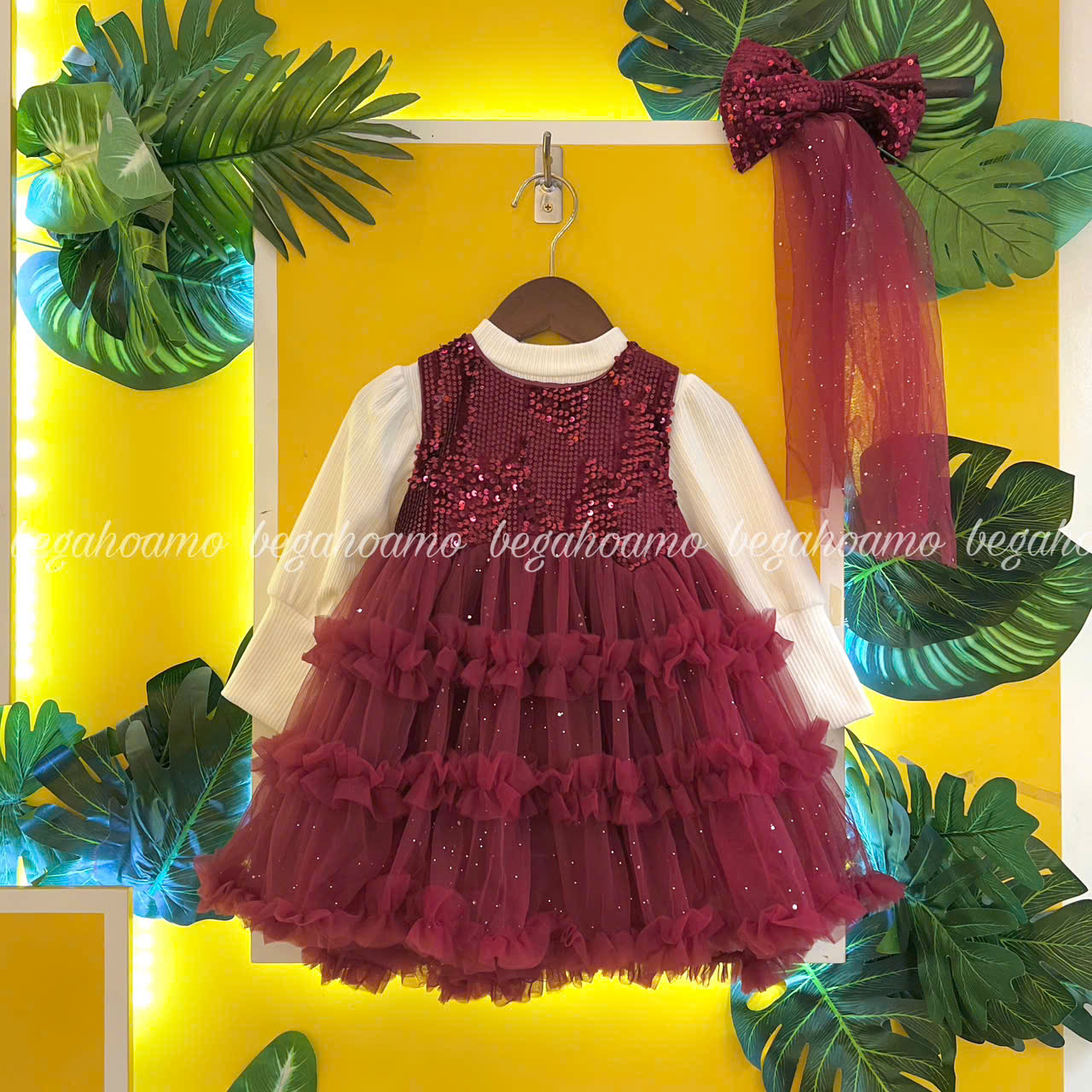 Set váy đỏ rượu kim tuyến kèm nơ