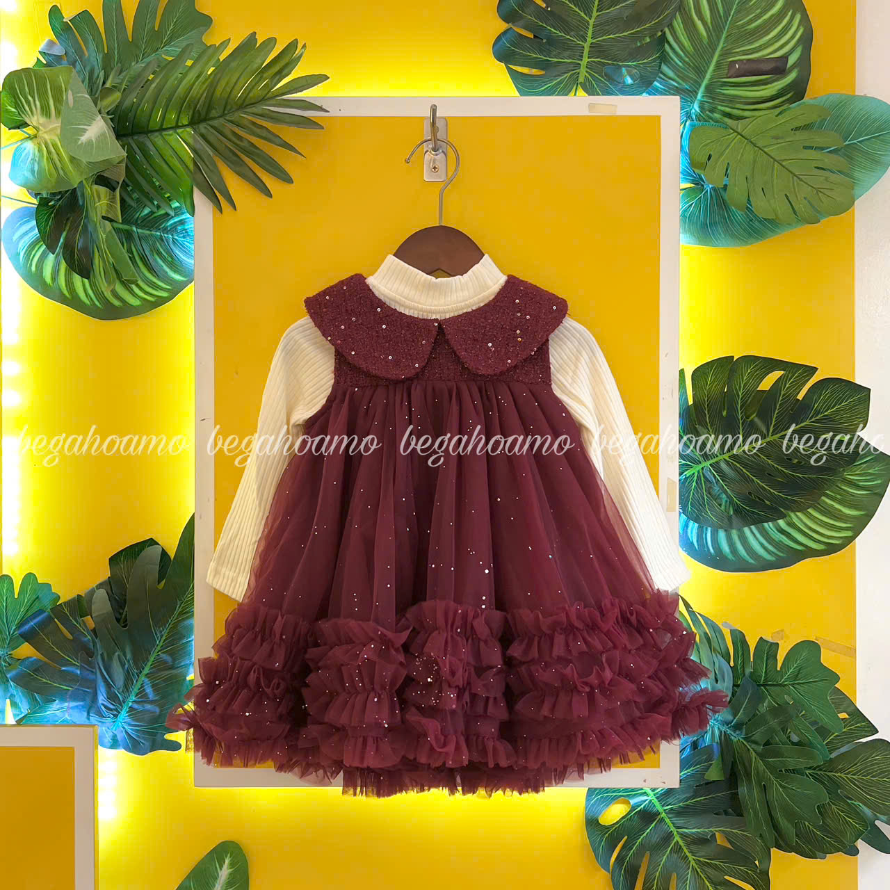 Set váy cổ sen đỏ rượu