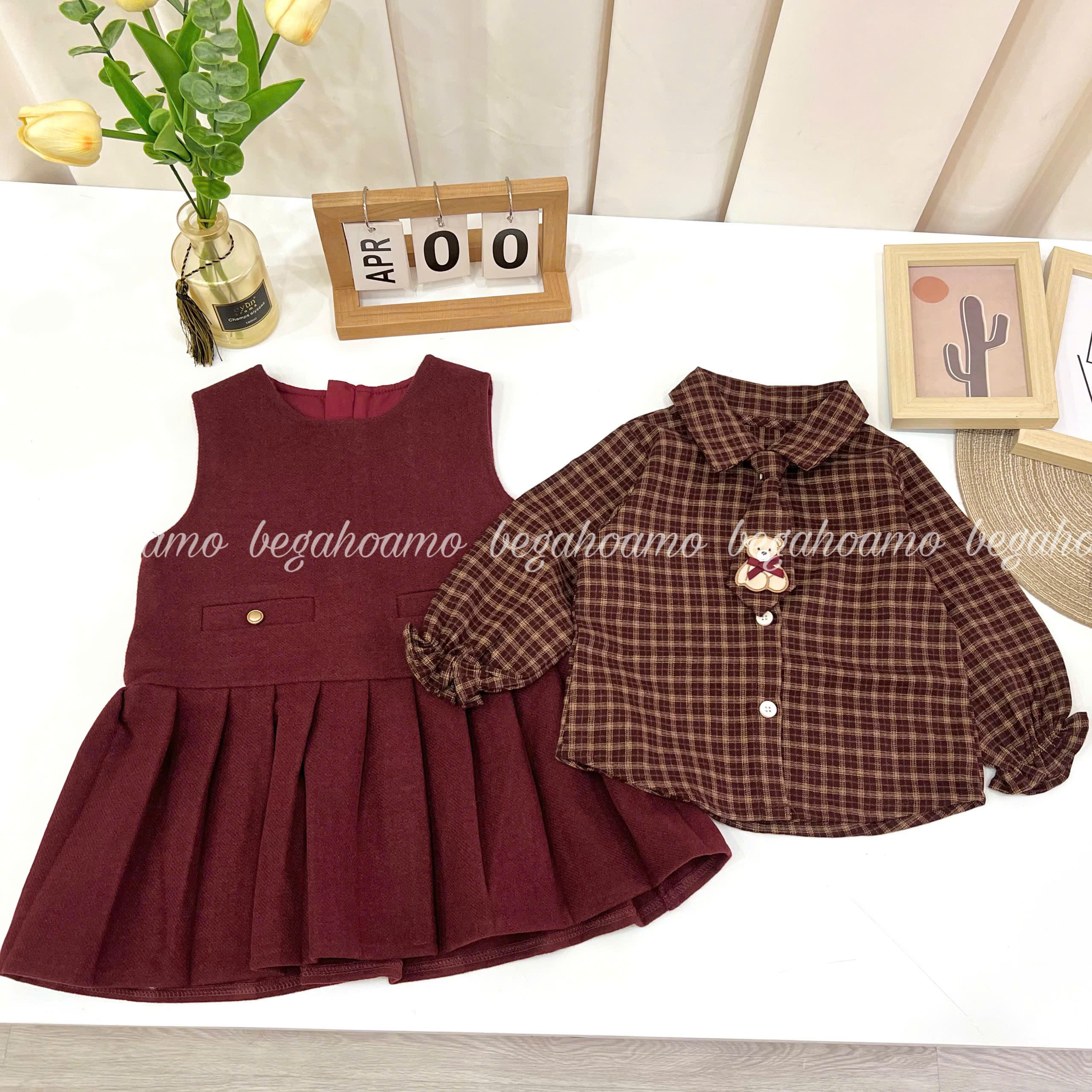 Set váy đỏ + cà vạt gấu