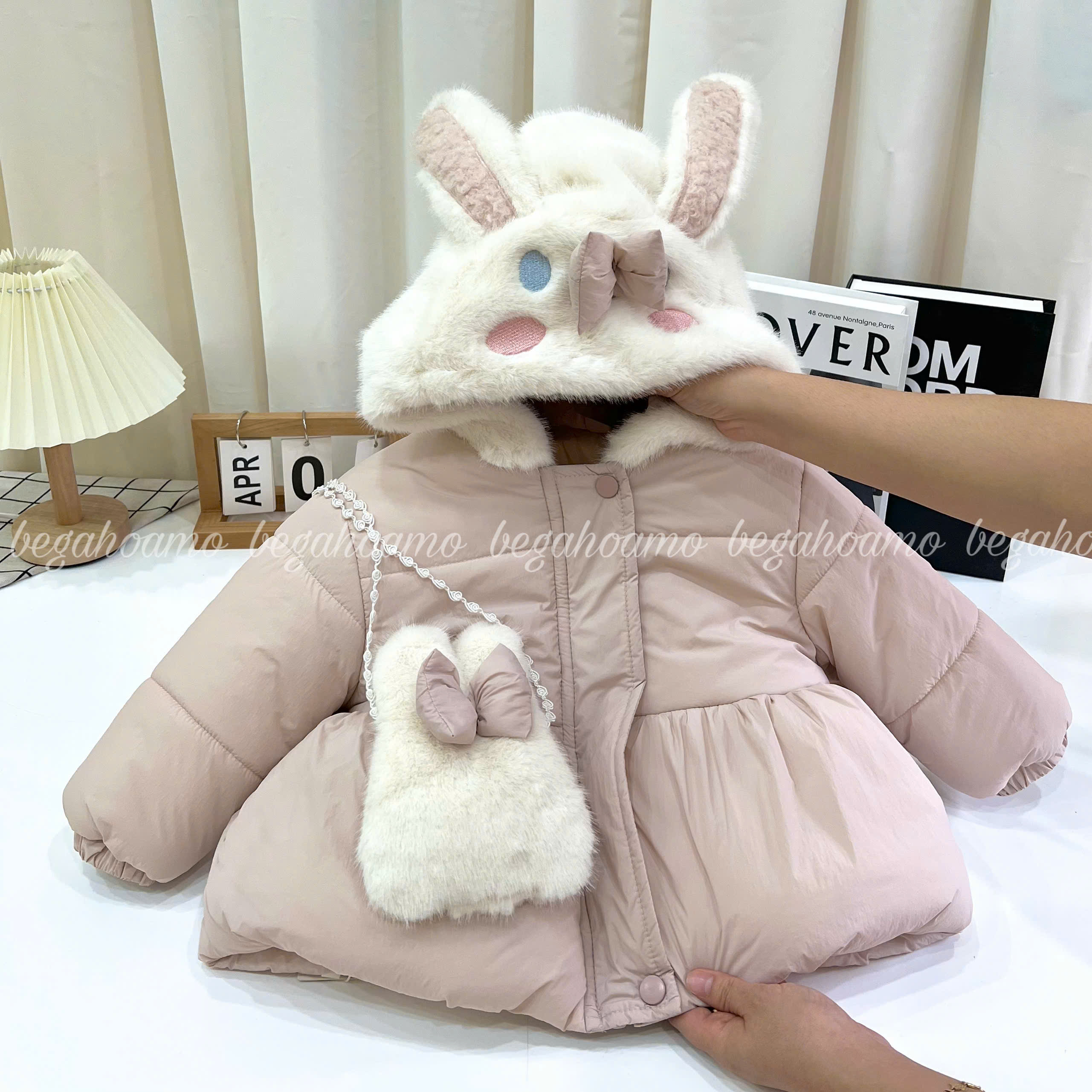 Áo Phao thỏ kèm túi siêu nhẹ