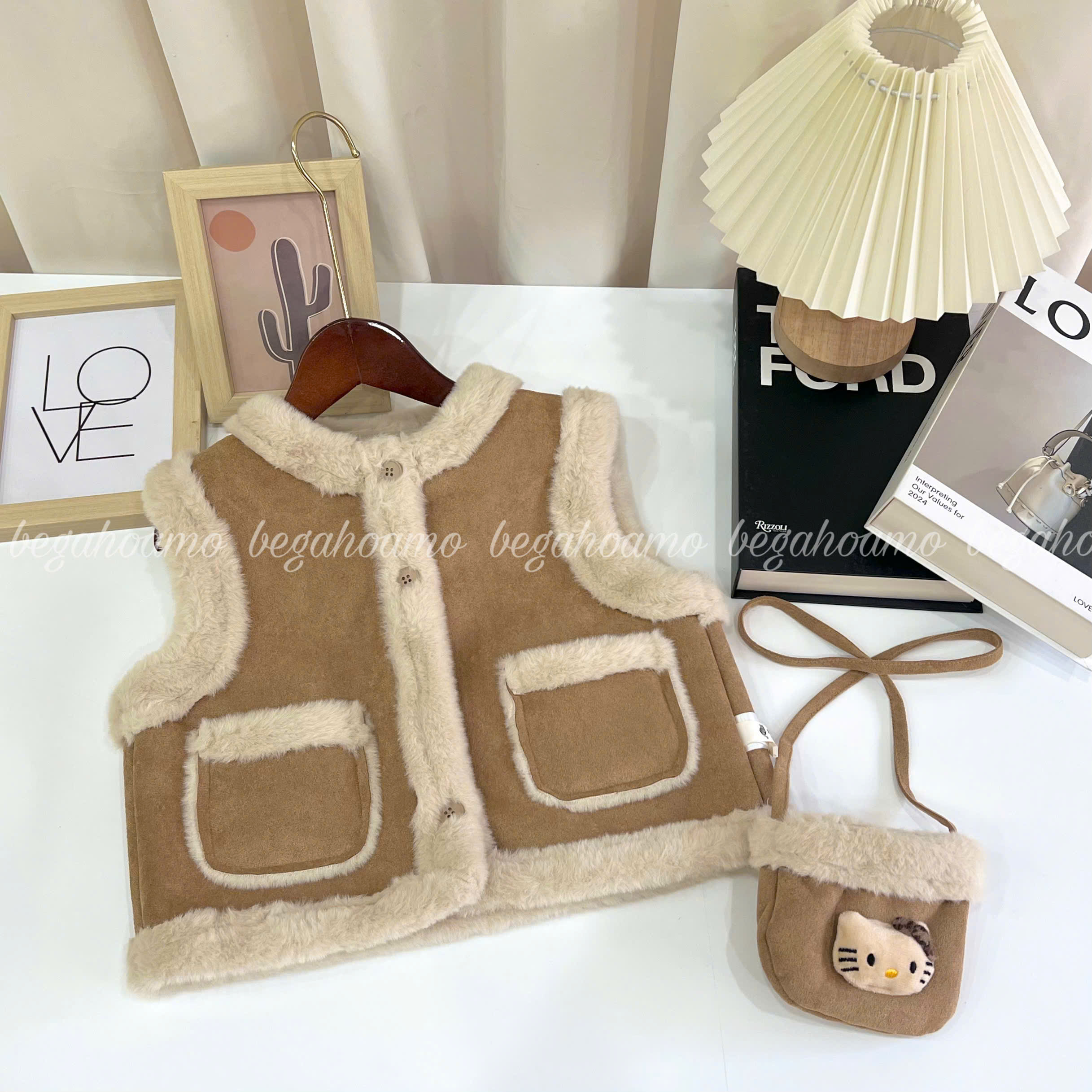 Gile lông da lộn kèm túi