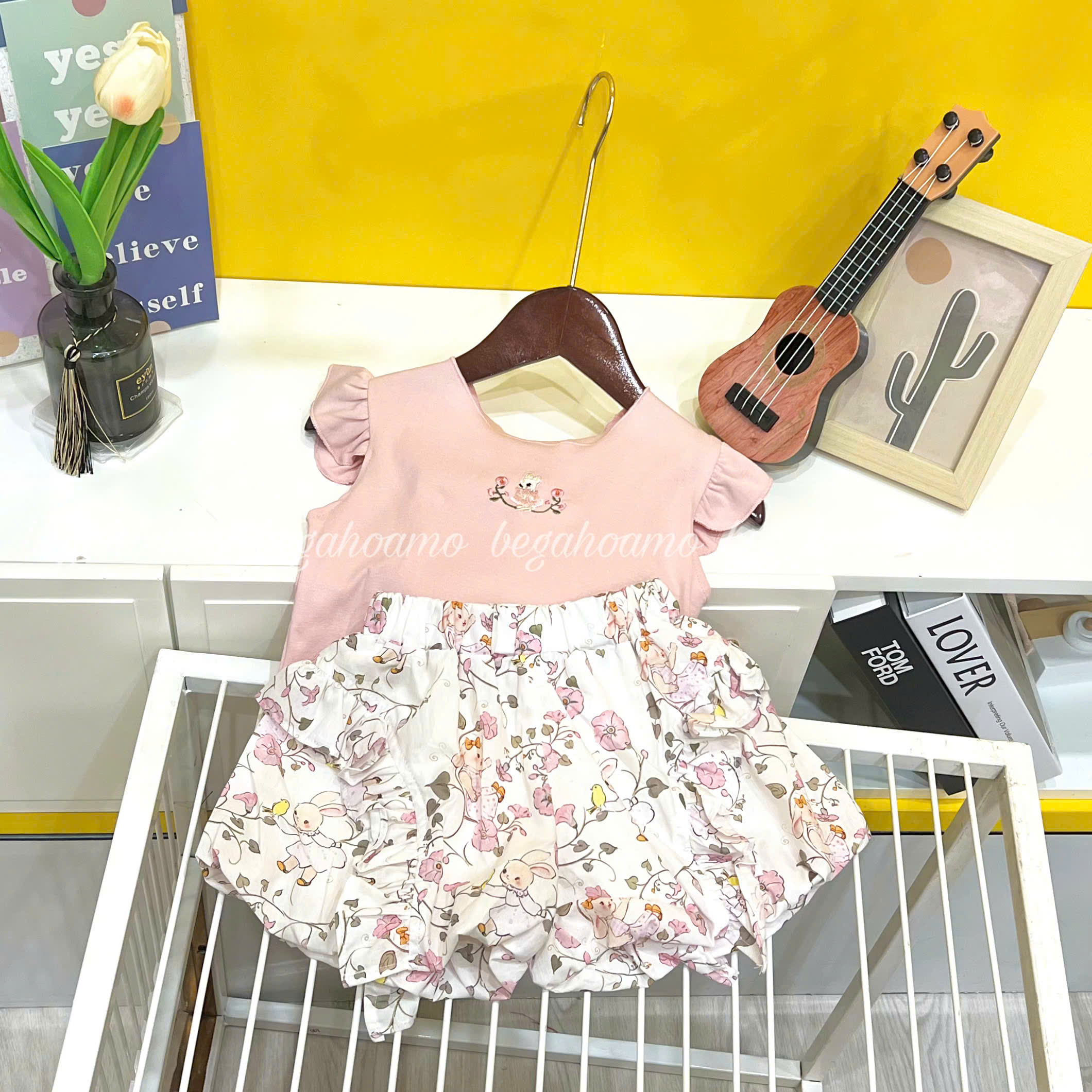 Bộ hoa thỏ phối quần bèo